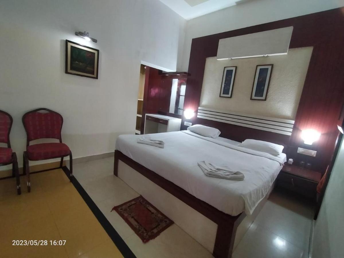 Gajapati Hotel